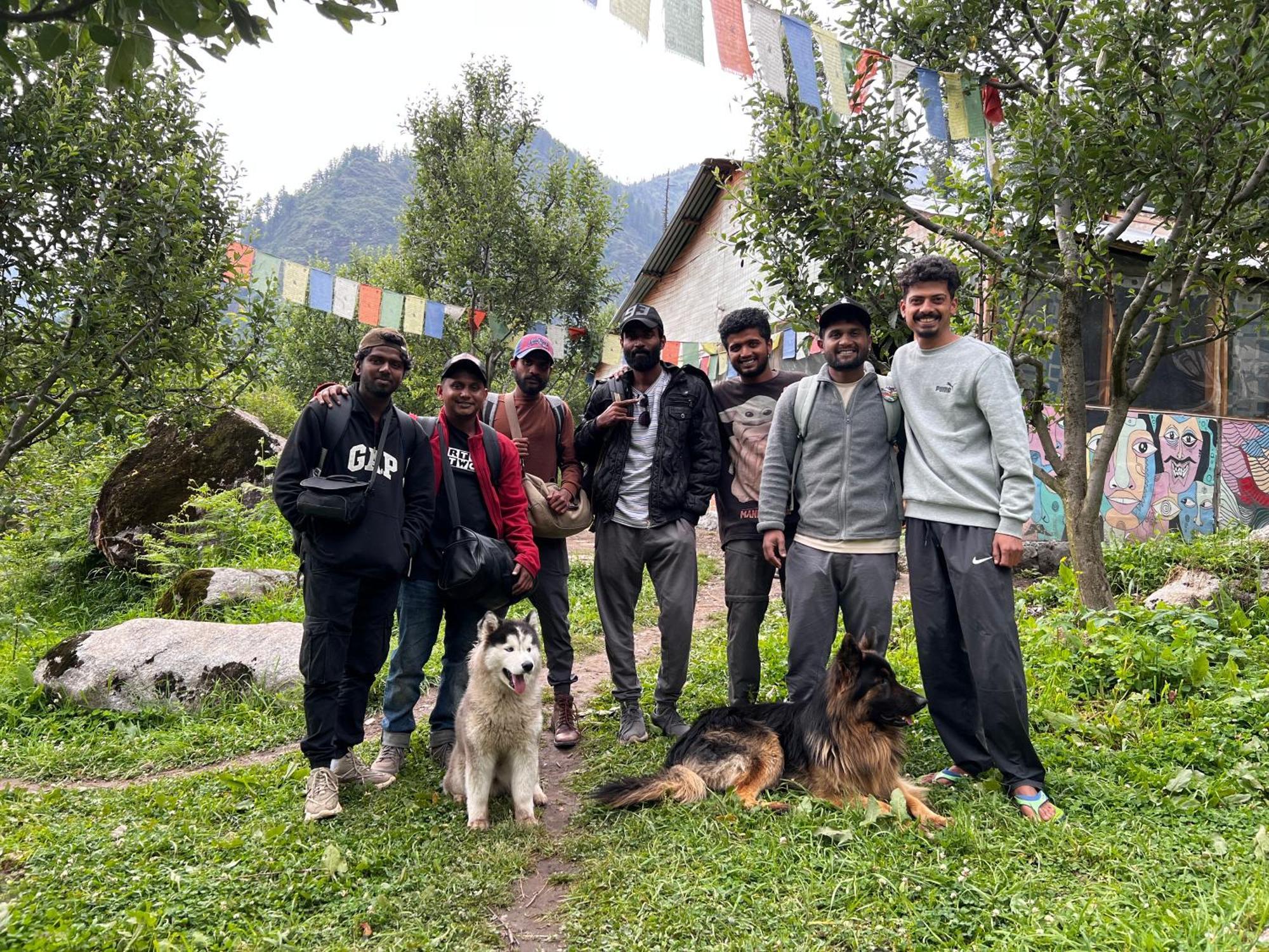 Old Brahma Homestay Kalgha Bagian luar foto