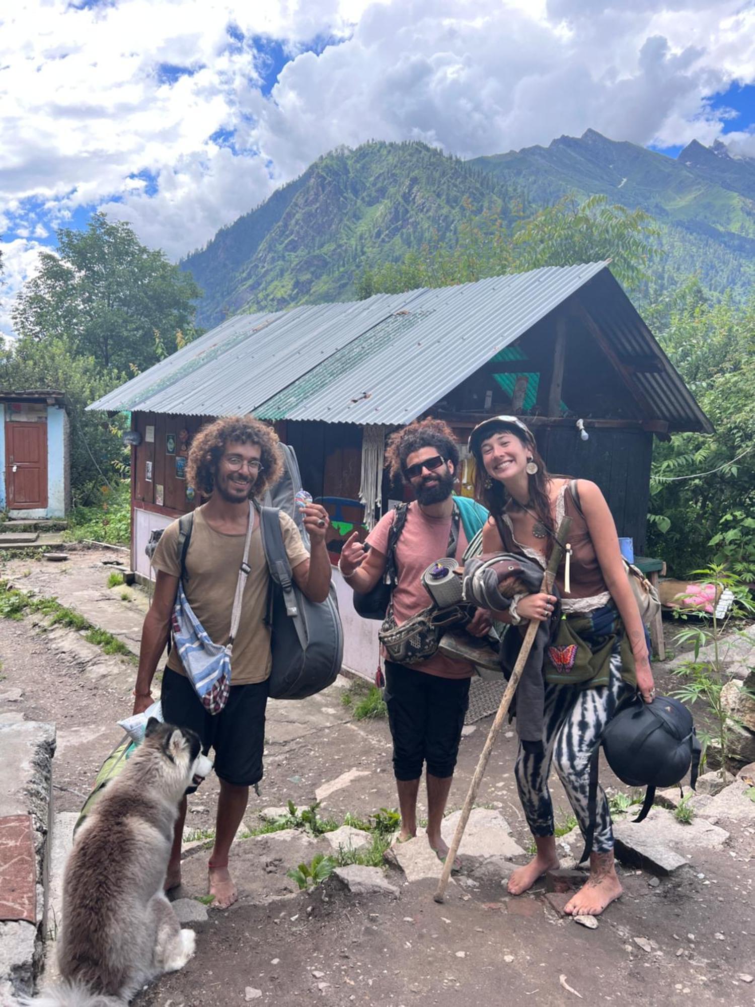 Old Brahma Homestay Kalgha Bagian luar foto